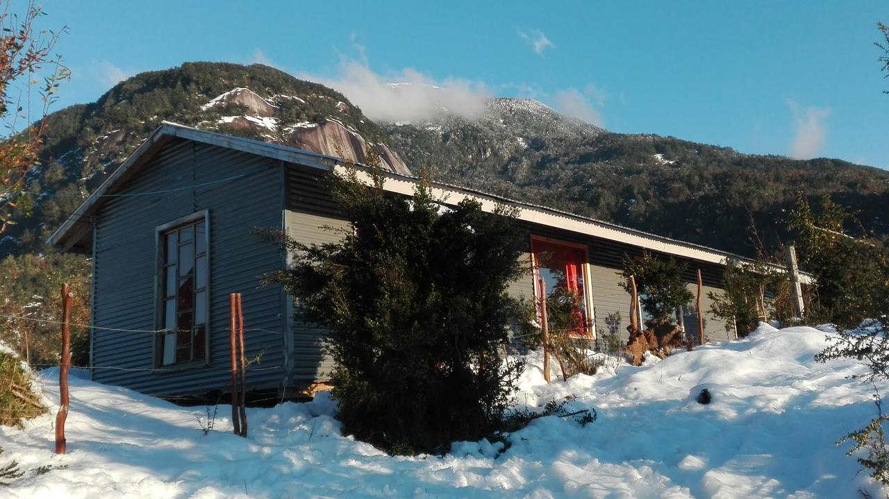 Cabanas Lomas Del Salto Hotel Puerto Chacabuco Exterior foto